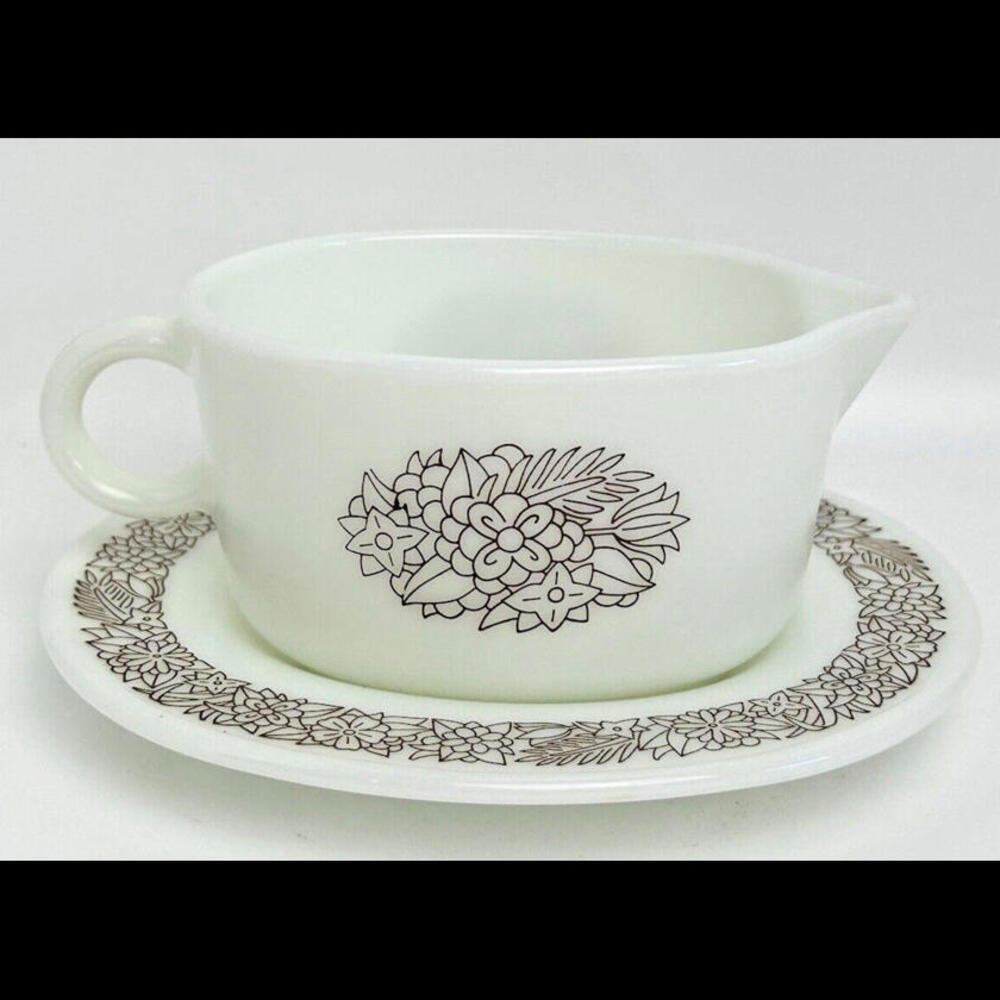 Vintage Pyrex #77-B & 77-U Gravy Boat & Under Plate Woodland Brown Corning NY US